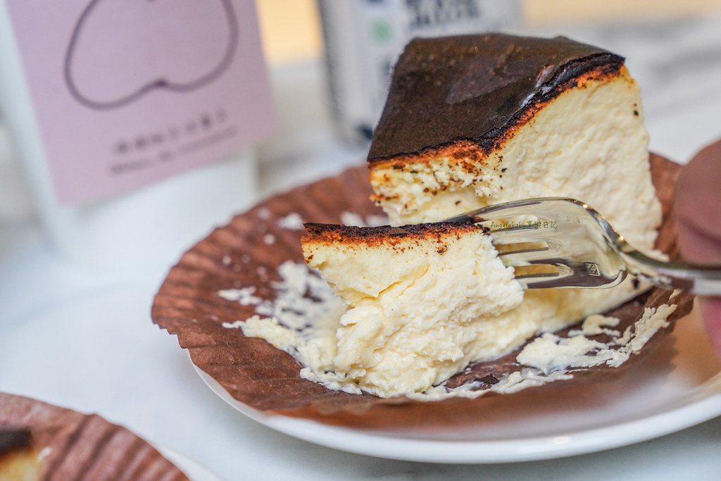 台北最好吃的半熟巴斯克乳酪『摸摸桃子洋菓子 gâteau de momochee』日本夫妻打造的銅板甜點店、雙連站必吃下午茶、銅板蛋糕 @梅格(Angelababy)享樂日記