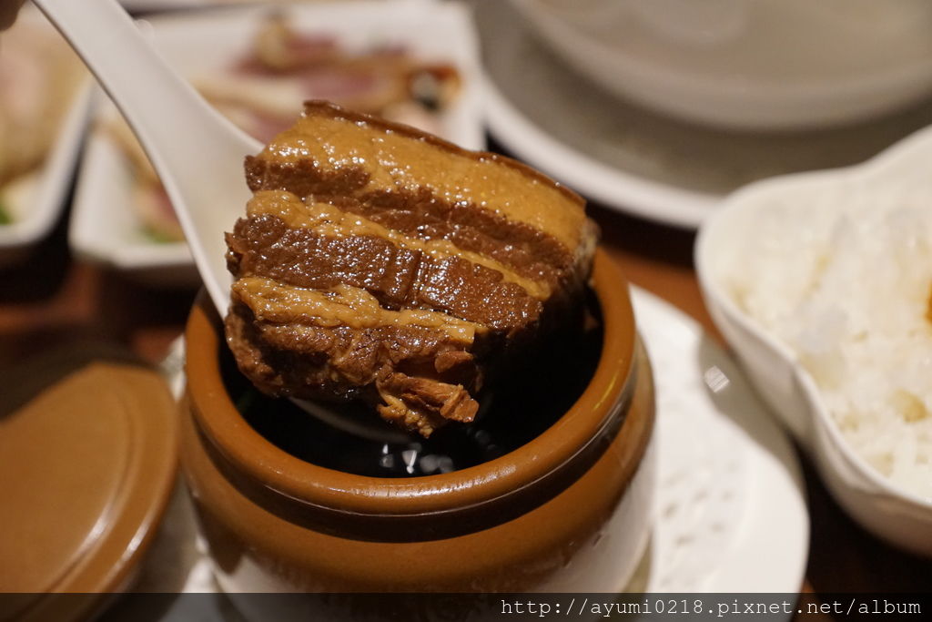 微風松高 『天香樓mini』亞都麗緻大飯店天香樓推出小資套餐~搶攻不傷荷包享受道地杭州佳餚 *必吃的杭州東坡肉&鮮蝦爆鱔麵* @梅格(Angelababy)享樂日記 微風松高 『天香樓mini』亞都麗緻大飯店天香樓推出小資套餐~搶攻不傷荷包享受道地杭州佳餚 *必吃的杭州東坡肉&鮮蝦爆鱔麵* @梅格(Angelababy)享樂日記