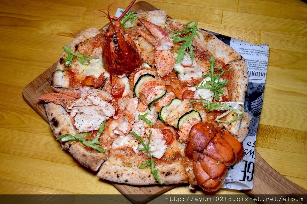 南京復興 最夯活跳跳現撈龍蝦絕品料理全餐@正宗 龍波斯特lobster.foods  ♥ 大龍蝦黃金乳酪比薩/馬賽黃金龍蝦燉飯/馬賽黃金龍蝦燉飯/馬賽龍蝦海鮮湯  ♥ @梅格(Angelababy)享樂日記 南京復興 最夯活跳跳現撈龍蝦絕品料理全餐@正宗 龍波斯特lobster.foods  ♥ 大龍蝦黃金乳酪比薩/馬賽黃金龍蝦燉飯/馬賽黃金龍蝦燉飯/馬賽龍蝦海鮮湯  ♥ @梅格(Angelababy)享樂日記