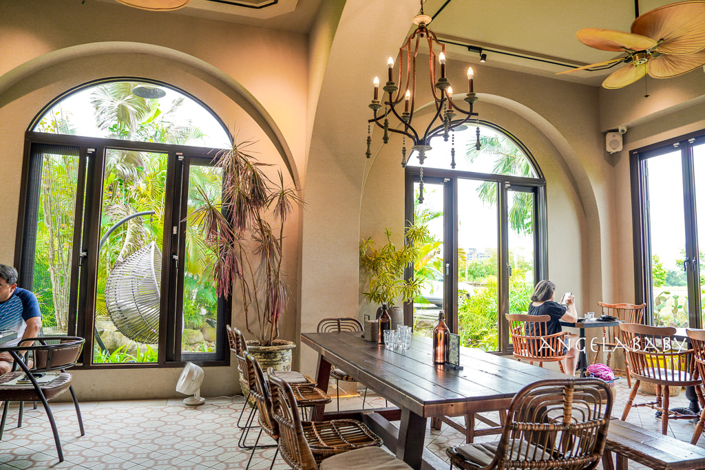 宜蘭礁溪純白希臘風咖啡廳『蒔花 DailyBlossom Cafe & More』菜單、田野間的質感咖啡、提供免費停車 @梅格(Angelababy)享樂日記