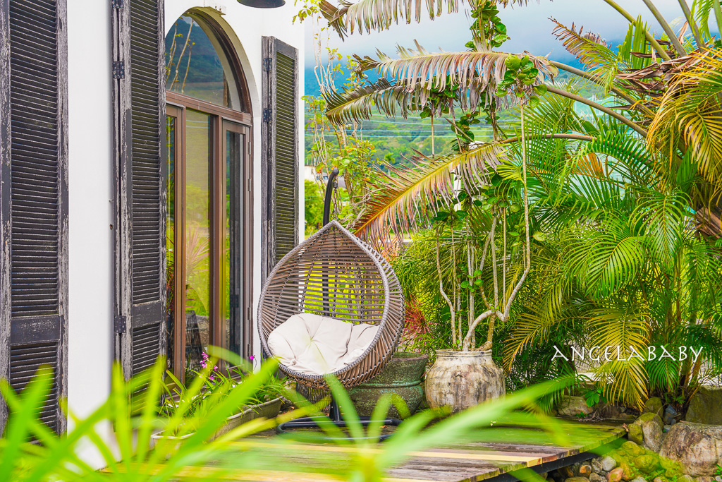 宜蘭礁溪純白希臘風咖啡廳『蒔花 DailyBlossom Cafe & More』菜單、田野間的質感咖啡、提供免費停車 @梅格(Angelababy)享樂日記