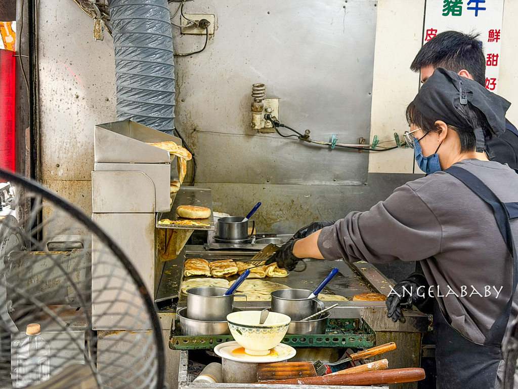 行天宮站美食『喜多士早餐店』純手工揉麵團的酥皮蛋餅 @梅格(Angelababy)享樂日記