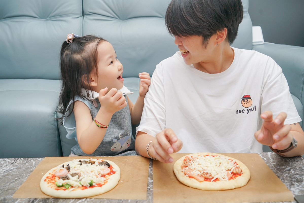 飯店美食｜3個七吋pizza只要888元!!小朋友可以玩的五星飯店玩具、親子手作diy好吃零難度披薩『圓山大飯店牛排館』 @梅格(Angelababy)享樂日記