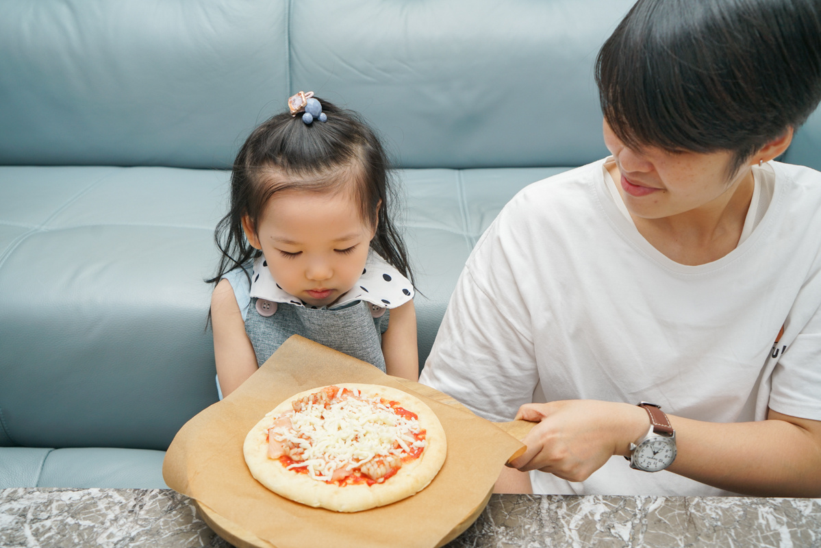 飯店美食｜3個七吋pizza只要888元!!小朋友可以玩的五星飯店玩具、親子手作diy好吃零難度披薩『圓山大飯店牛排館』 @梅格(Angelababy)享樂日記