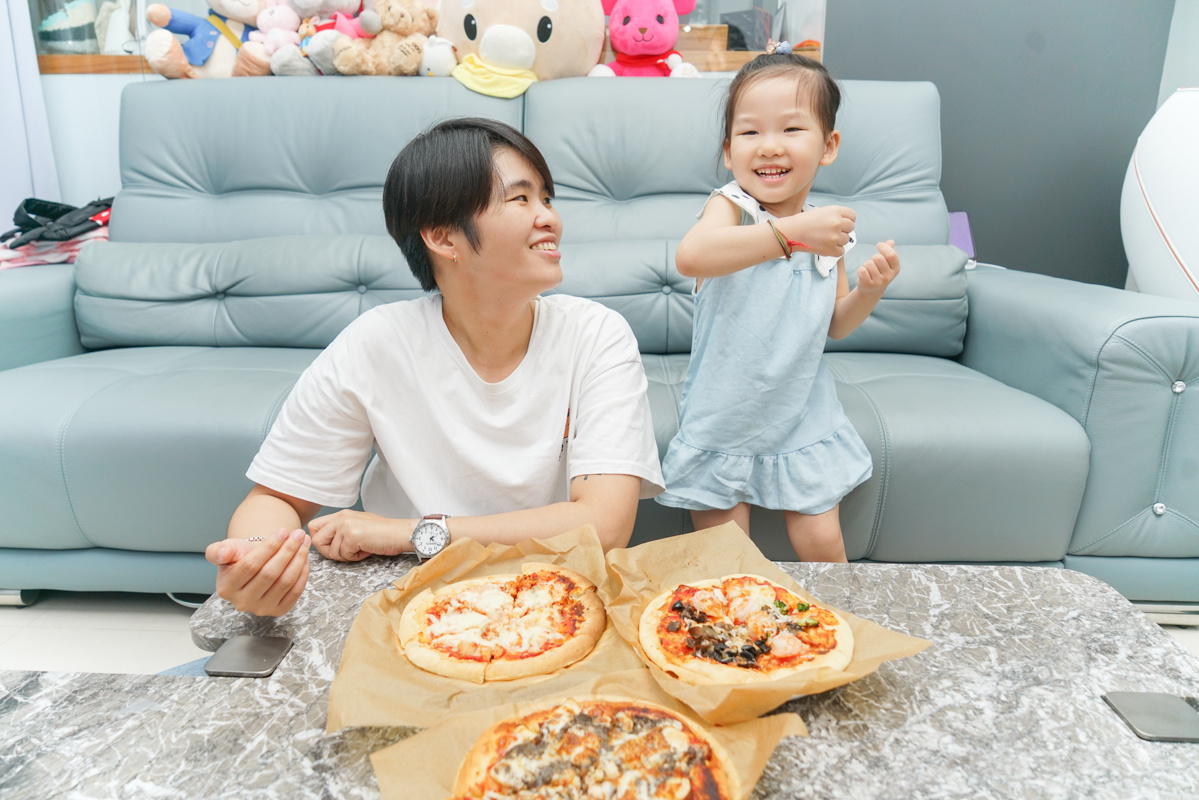 飯店美食｜3個七吋pizza只要888元!!小朋友可以玩的五星飯店玩具、親子手作diy好吃零難度披薩『圓山大飯店牛排館』 @梅格(Angelababy)享樂日記