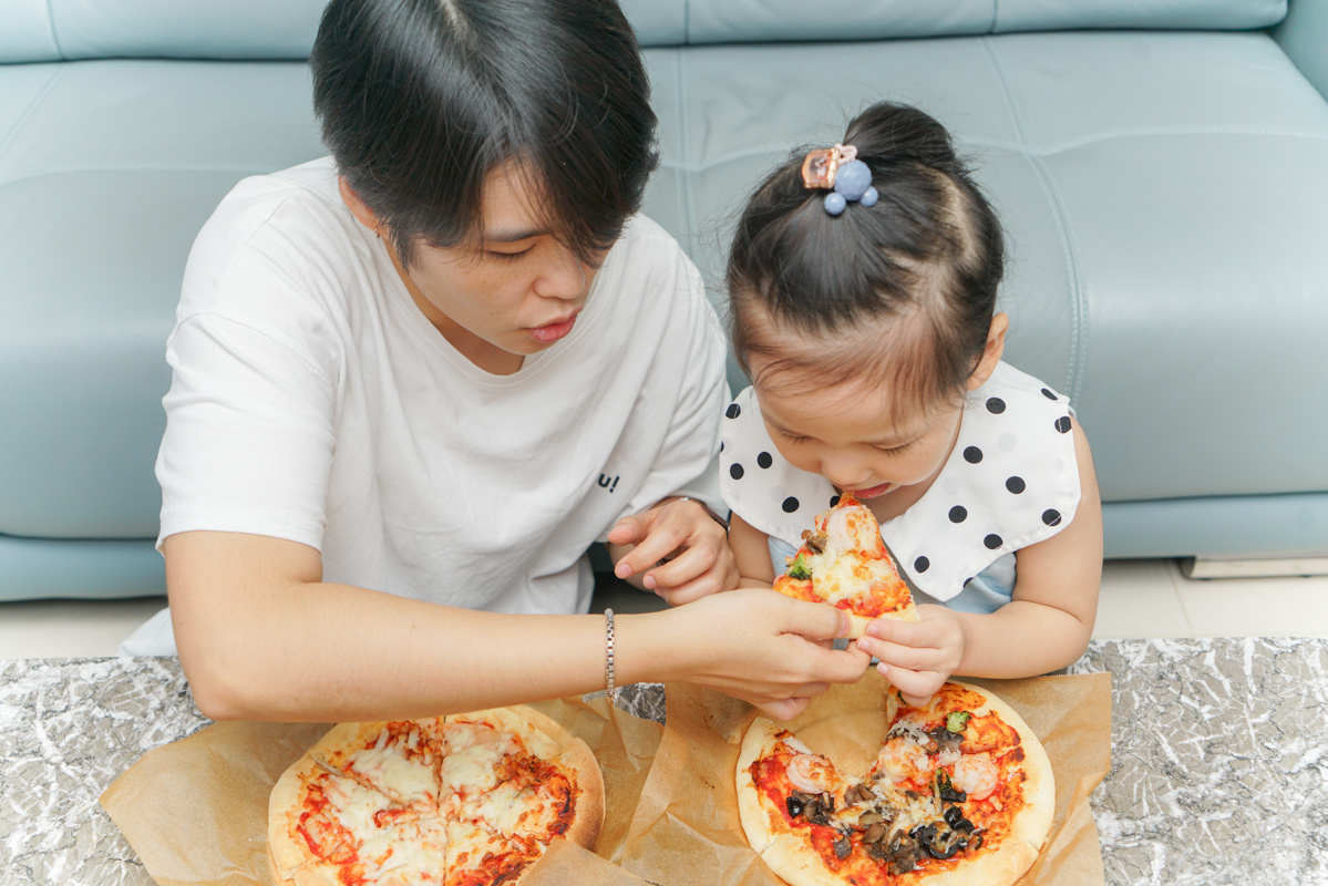 飯店美食｜3個七吋pizza只要888元!!小朋友可以玩的五星飯店玩具、親子手作diy好吃零難度披薩『圓山大飯店牛排館』 @梅格(Angelababy)享樂日記