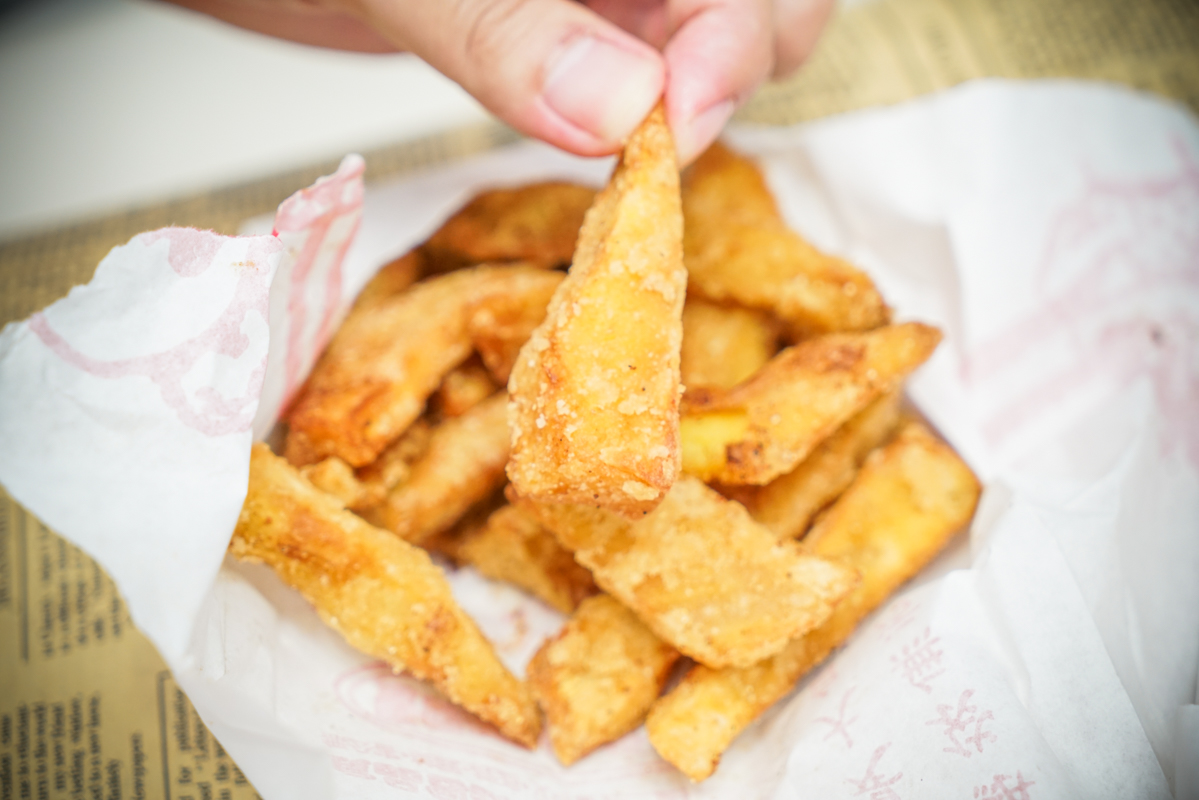 新莊美食｜排隊無盡頭的無名炸雞、台北雞排35塊哪裡找『福壽街 無名鹹酥雞』價格 @梅格(Angelababy)享樂日記