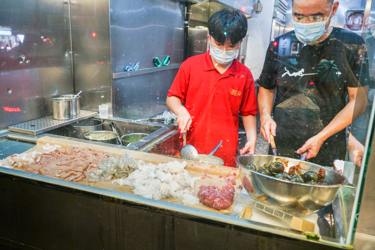 大直美食｜料多又新鮮的大碗粥品推薦、大直外帶美食『大直粥品』、菜單 @梅格(Angelababy)享樂日記