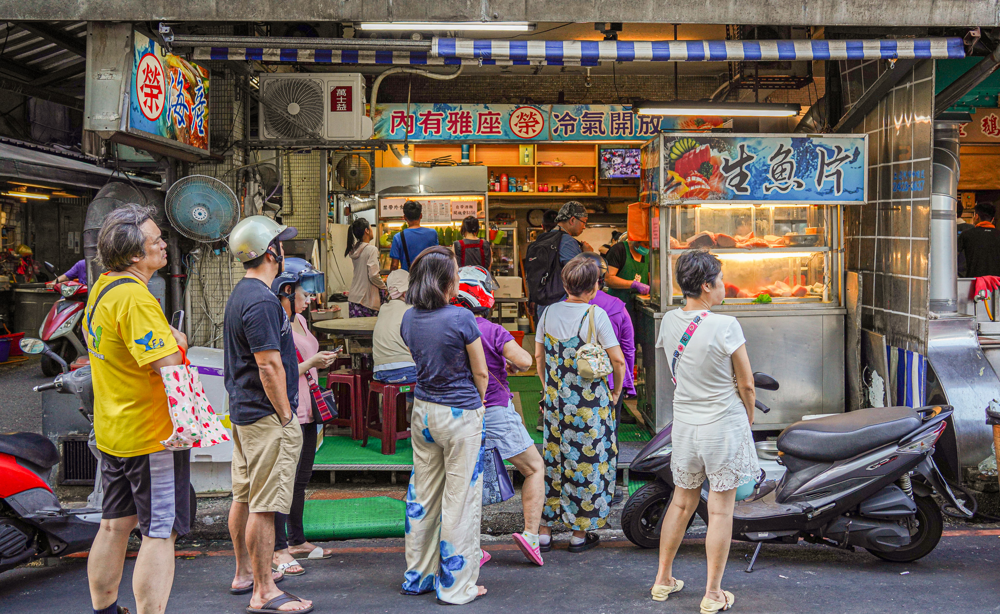 基隆生魚片「榮生魚片」海產店、超便宜大盤生魚片只要300元起 @梅格(Angelababy)享樂日記