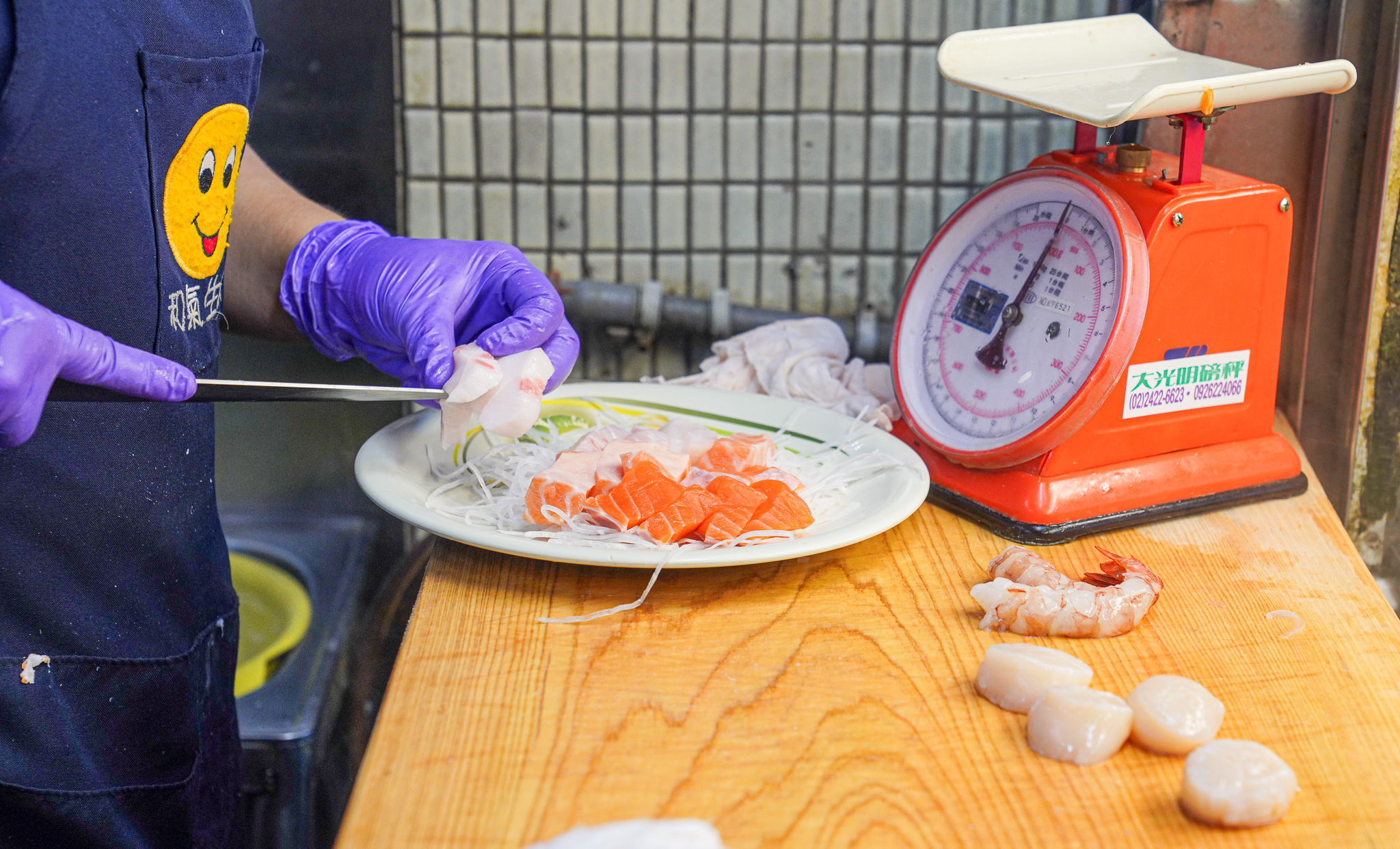 基隆生魚片「榮生魚片」海產店、超便宜大盤生魚片只要300元起 @梅格(Angelababy)享樂日記