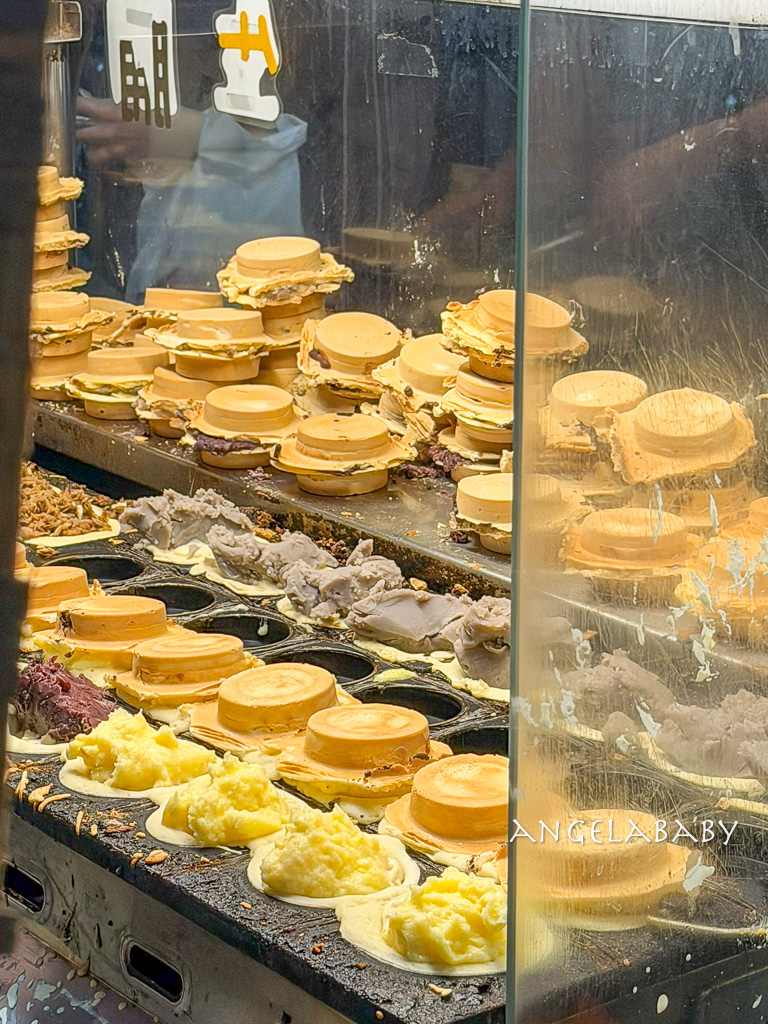 南機場夜市美食『無名紅豆餅』巨無霸飛碟紅豆餅只要15塊錢 @梅格(Angelababy)享樂日記