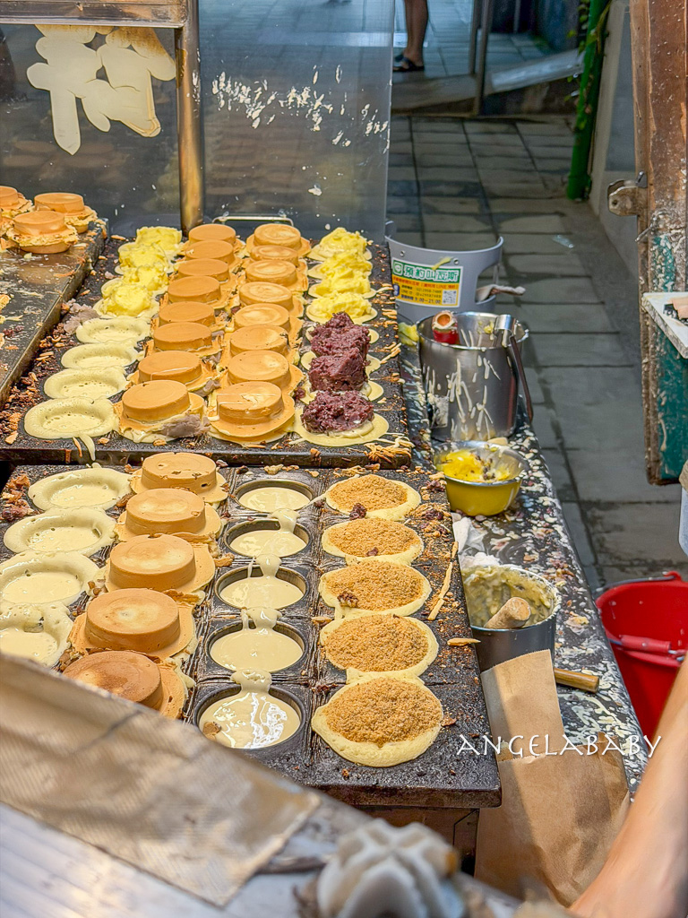南機場夜市美食『無名紅豆餅』巨無霸飛碟紅豆餅只要15塊錢 @梅格(Angelababy)享樂日記