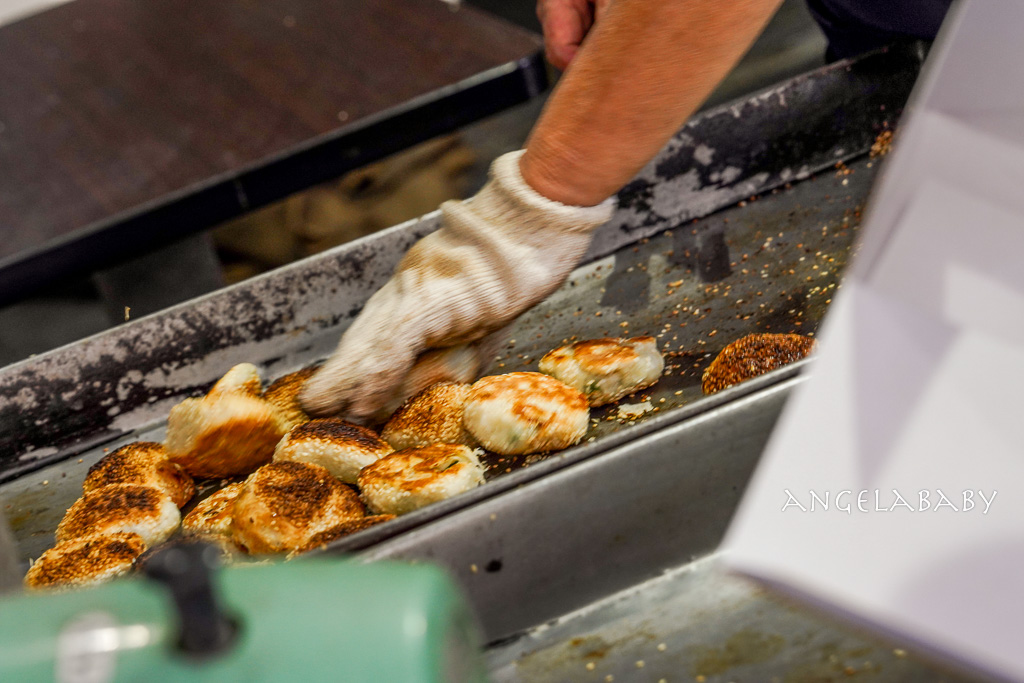 宜蘭美食｜秒殺鹹香千層蔥燒餅『老吳碳烤燒烤餅』菜單、宜蘭下午茶、宜蘭必吃 @梅格(Angelababy)享樂日記