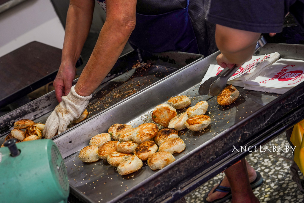 宜蘭美食｜秒殺鹹香千層蔥燒餅『老吳碳烤燒烤餅』菜單、宜蘭下午茶、宜蘭必吃 @梅格(Angelababy)享樂日記