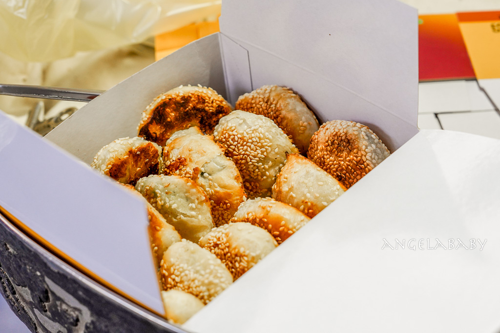 宜蘭美食｜秒殺鹹香千層蔥燒餅『老吳碳烤燒烤餅』菜單、宜蘭下午茶、宜蘭必吃 @梅格(Angelababy)享樂日記