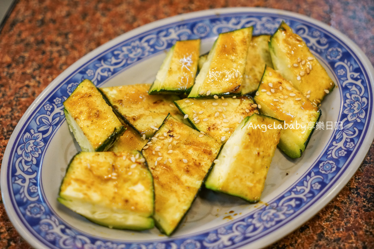 中和美食｜超便宜的麻辣燒烤魚一大鍋只要600元『饕出來援胃燒烤』菜單、中和聚餐 @梅格(Angelababy)享樂日記