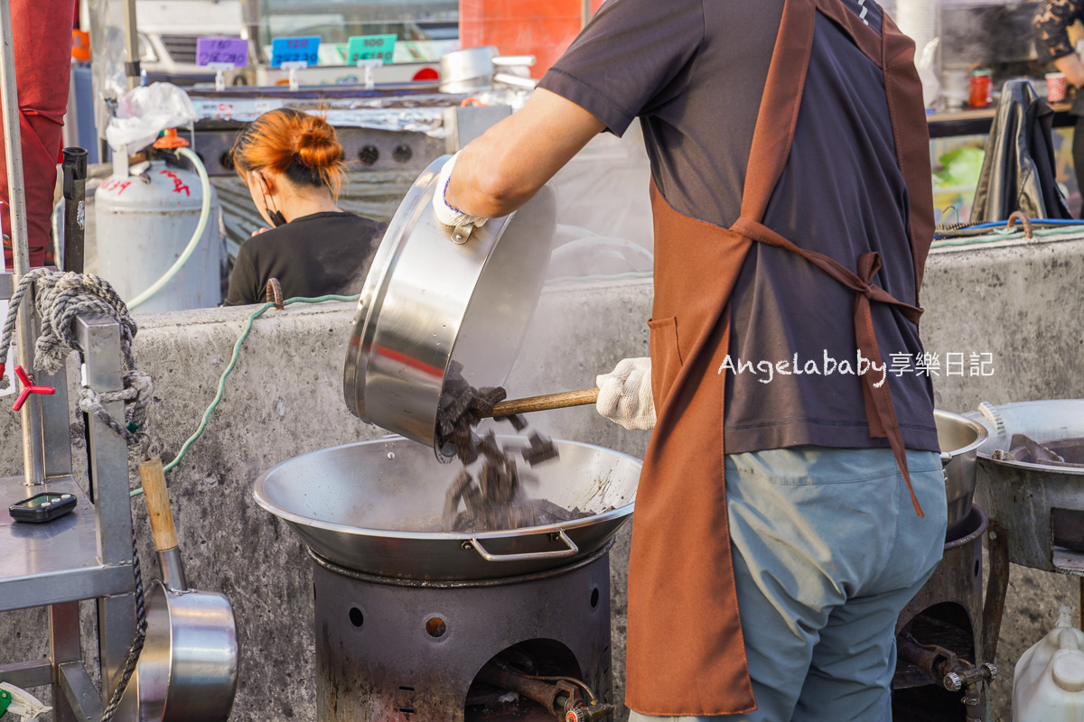 台中東區、旱溪夜市美食｜食尚玩家推薦的厲害純手工豆乾『方臉師傅蒜香豆干』、三杯米血糕更正點 @梅格(Angelababy)享樂日記