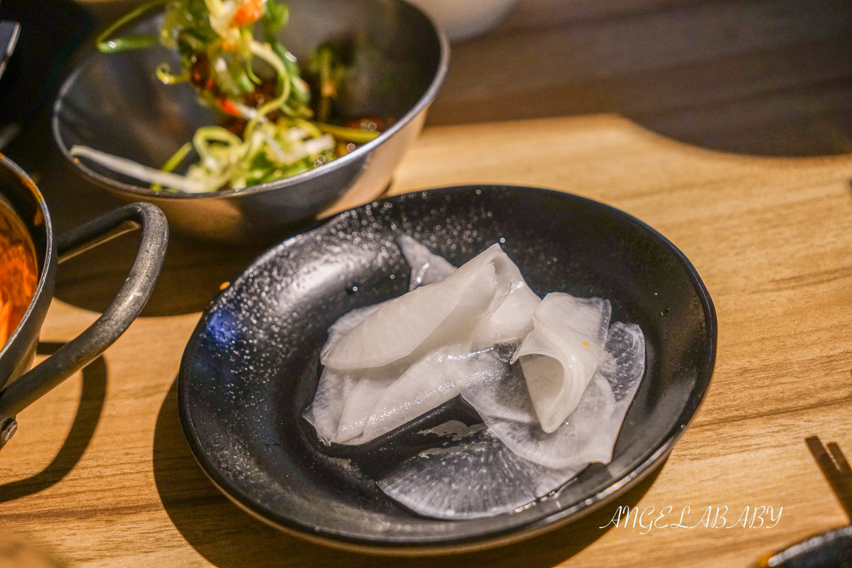 台北最強韓國烤肉｜只用溫體豬肉的好吃免動手燒肉『料韓男 韓國熟成烤五花肉』套餐價格、超值韓國料理推薦 @梅格(Angelababy)享樂日記