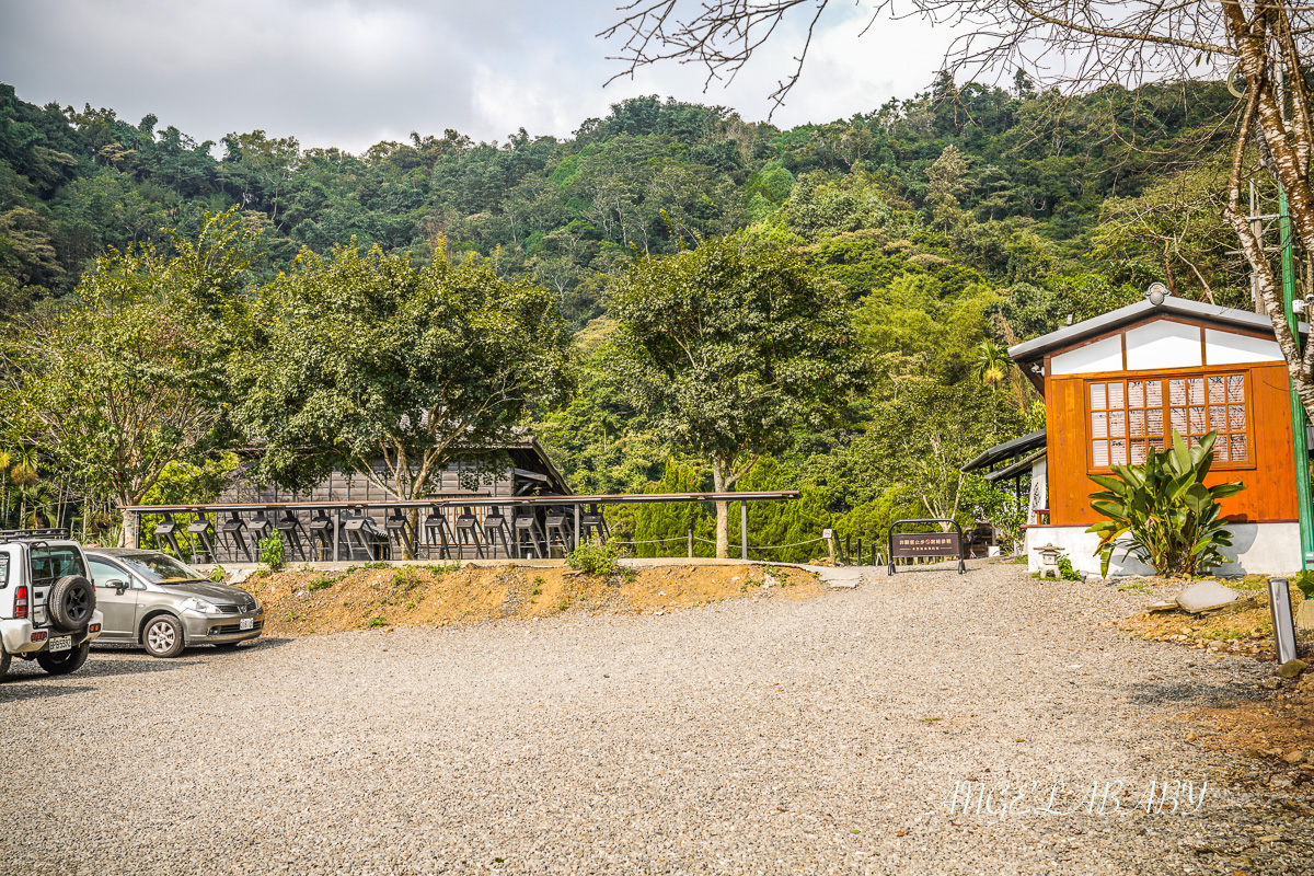 南投日月潭下午茶｜木屋甜點『日月潭 湖の怪物 咖啡』價格、ig打卡日月潭咖啡廳 @梅格(Angelababy)享樂日記