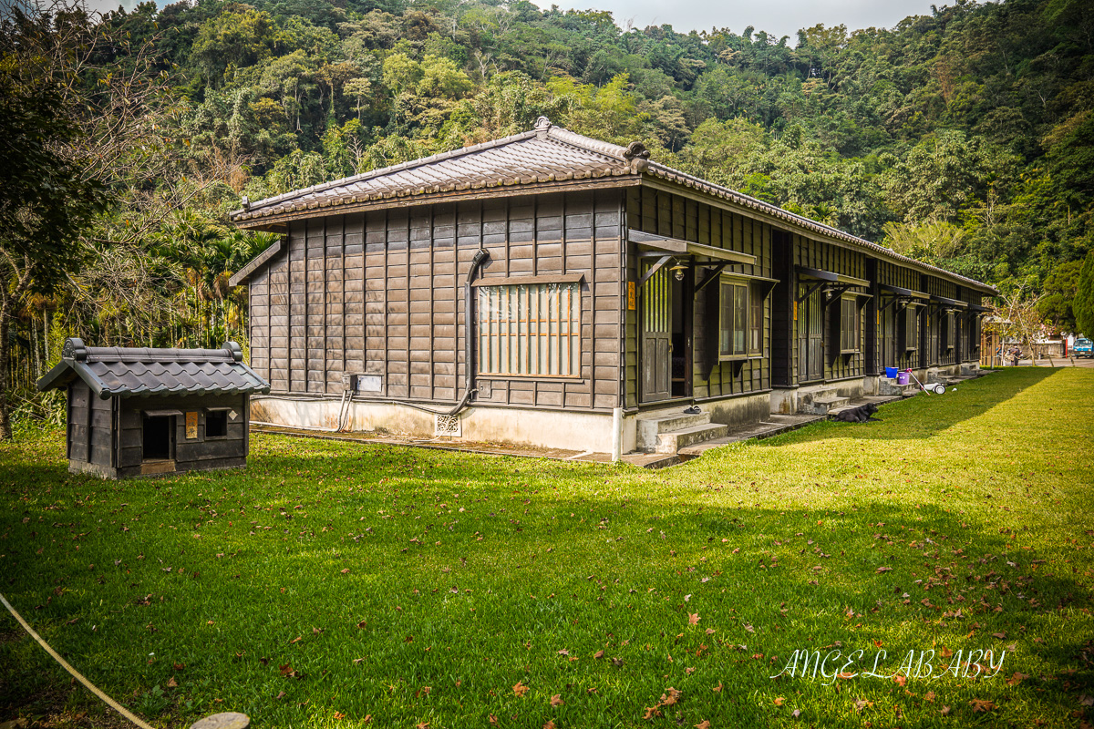 南投日月潭下午茶｜木屋甜點『日月潭 湖の怪物 咖啡』價格、ig打卡日月潭咖啡廳 @梅格(Angelababy)享樂日記