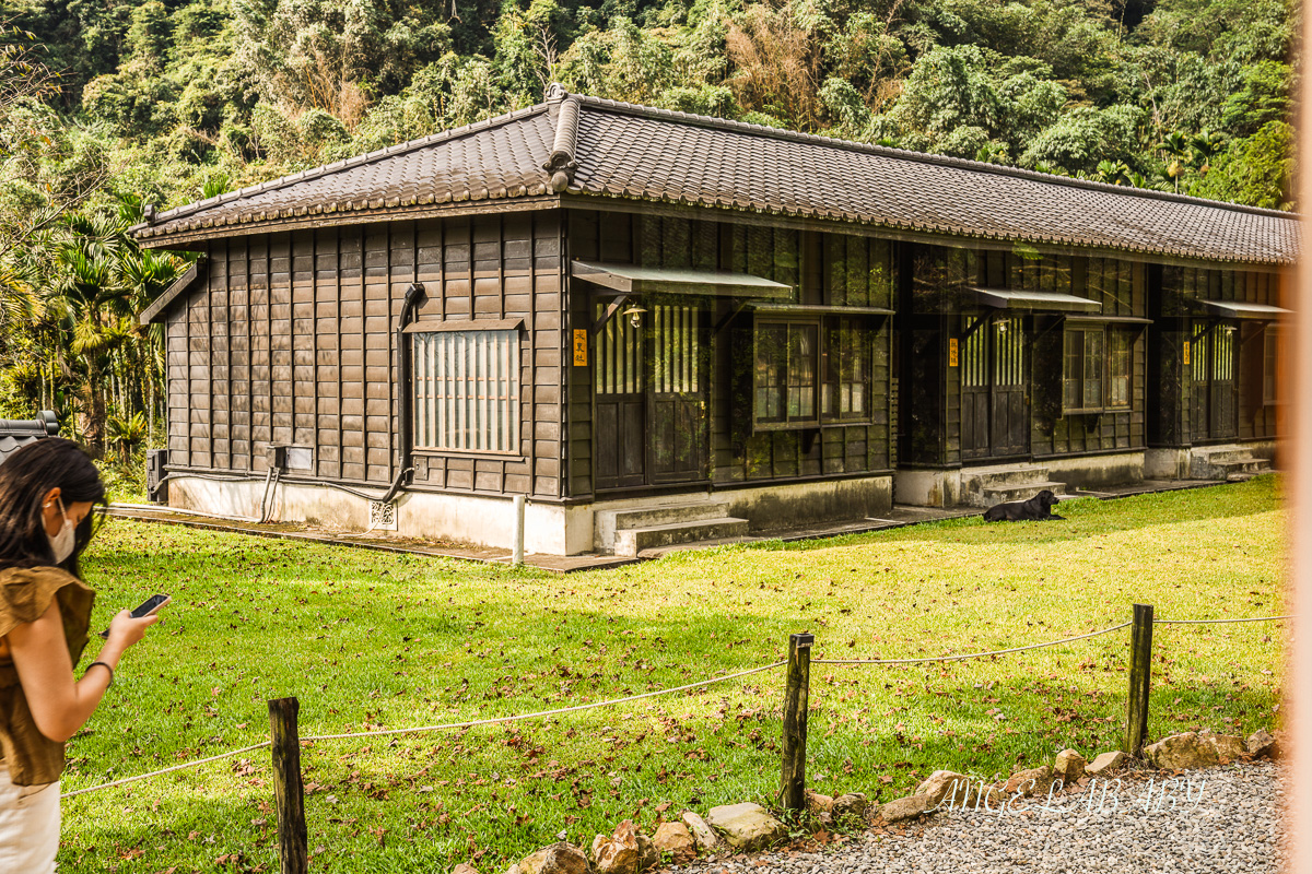 南投日月潭下午茶｜木屋甜點『日月潭 湖の怪物 咖啡』價格、ig打卡日月潭咖啡廳 @梅格(Angelababy)享樂日記