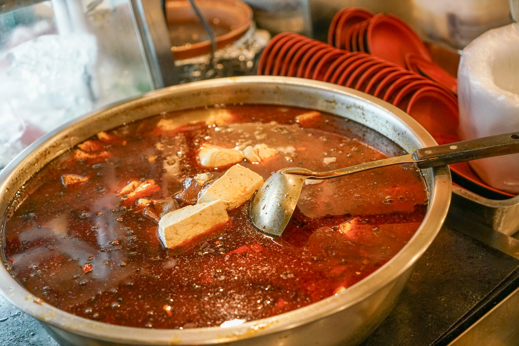 桃園藝文特區美食｜用餐時間一位難求的超人氣黑白切、好吃鵝肉『南平鵝肉』價格 @梅格(Angelababy)享樂日記