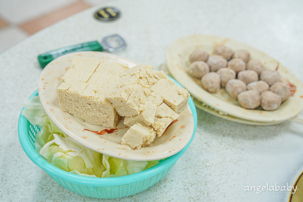 高雄前鎮區美食｜在地飄香二十多年老牌羊肉爐名店『原龍羊肉海產』菜單價格、紅燒羊肉爐 @梅格(Angelababy)享樂日記
