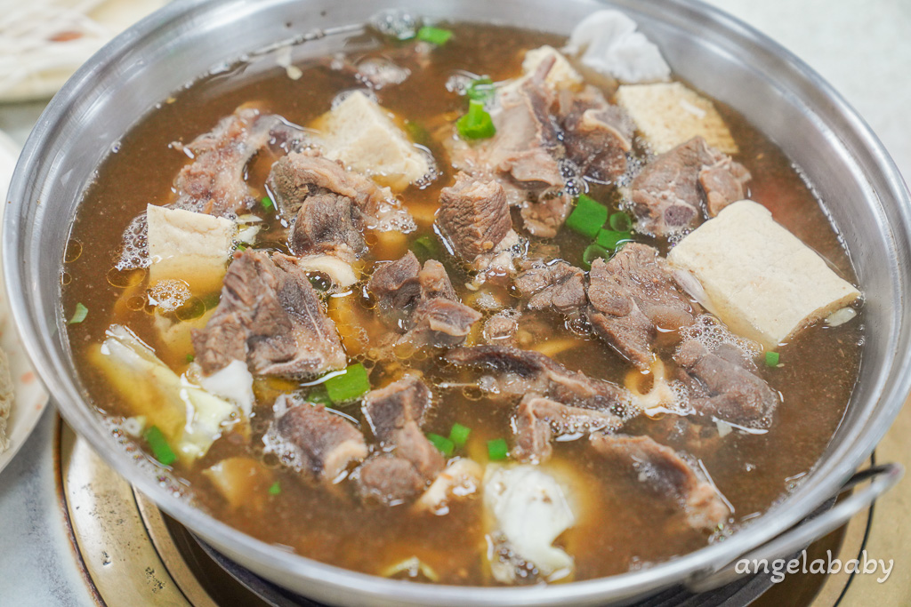 高雄前鎮區美食｜在地飄香二十多年老牌羊肉爐名店『原龍羊肉海產』菜單價格、紅燒羊肉爐 @梅格(Angelababy)享樂日記