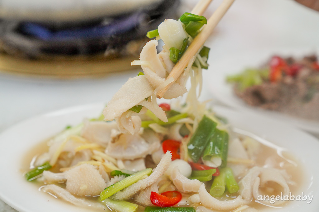 高雄前鎮區美食｜在地飄香二十多年老牌羊肉爐名店『原龍羊肉海產』菜單價格、紅燒羊肉爐 @梅格(Angelababy)享樂日記
