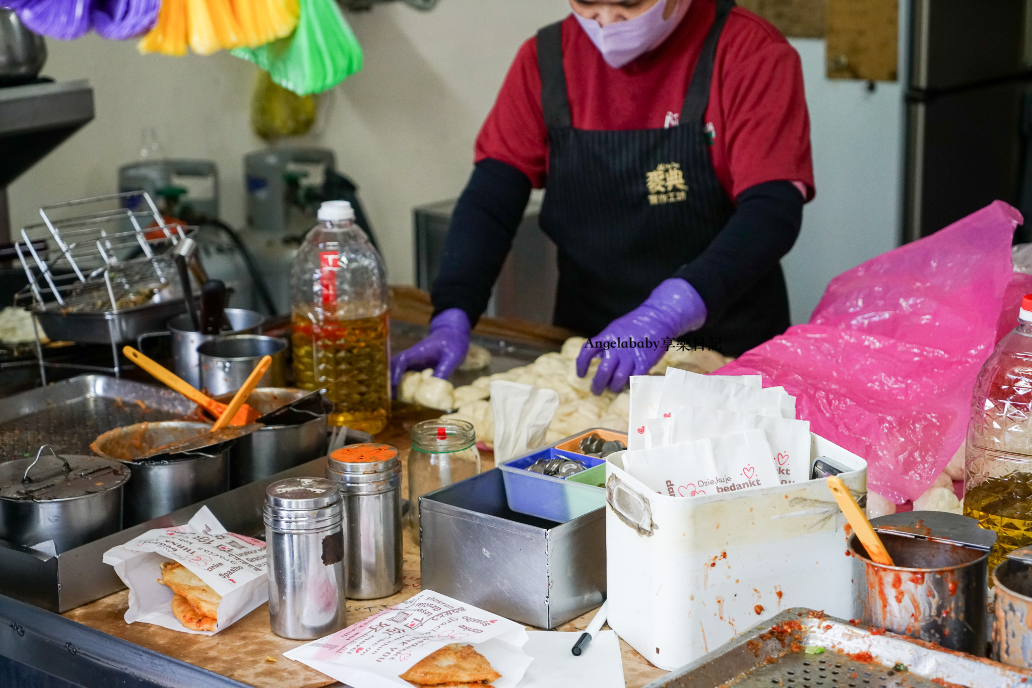 宜蘭頭城美食『阿嬤蔥油餅』搬家了！外酥內Ｑ還撒大把蔥、雙蛋更過癮 @梅格(Angelababy)享樂日記