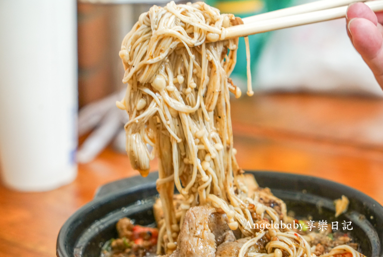 簡師傅麻辣臭豆腐｜中壢好吃麻辣臭豆腐、中壢夜市美食 @梅格(Angelababy)享樂日記