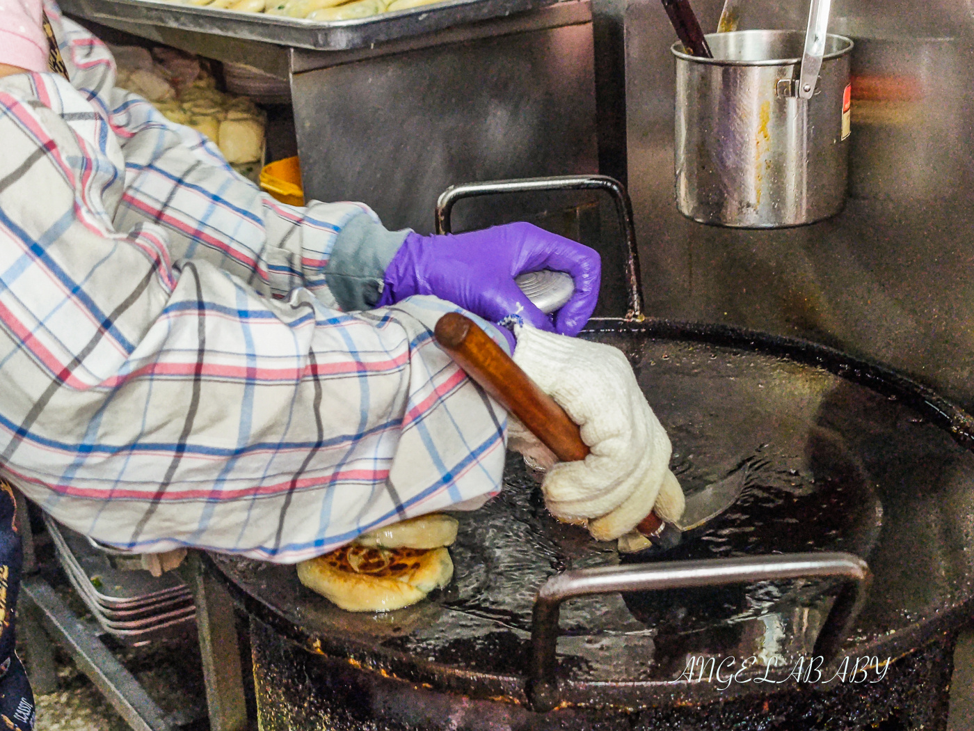 基隆【周家蔥油餅】基隆在地熱賣五十年的排隊早餐 @梅格(Angelababy)享樂日記