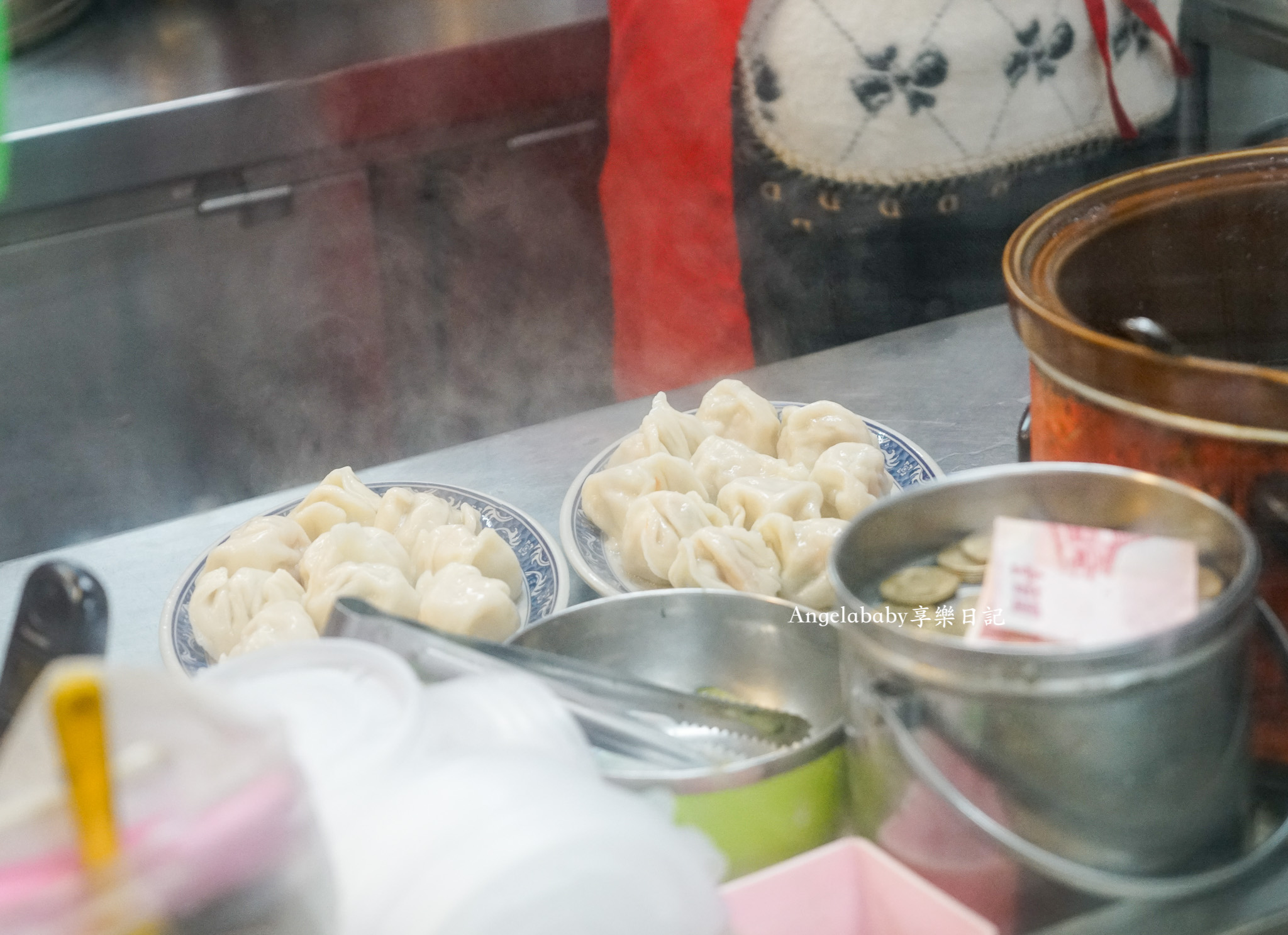 西門美食｜電影街好吃水餃『豪季水餃專賣店』菜單、皮Ｑ餡飽滿的銅板蝦仁水餃 @梅格(Angelababy)享樂日記