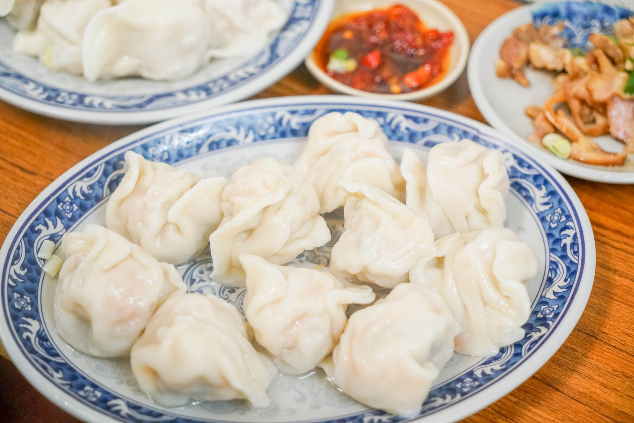 西門美食｜電影街好吃水餃『豪季水餃專賣店』菜單、皮Ｑ餡飽滿的銅板蝦仁水餃 @梅格(Angelababy)享樂日記