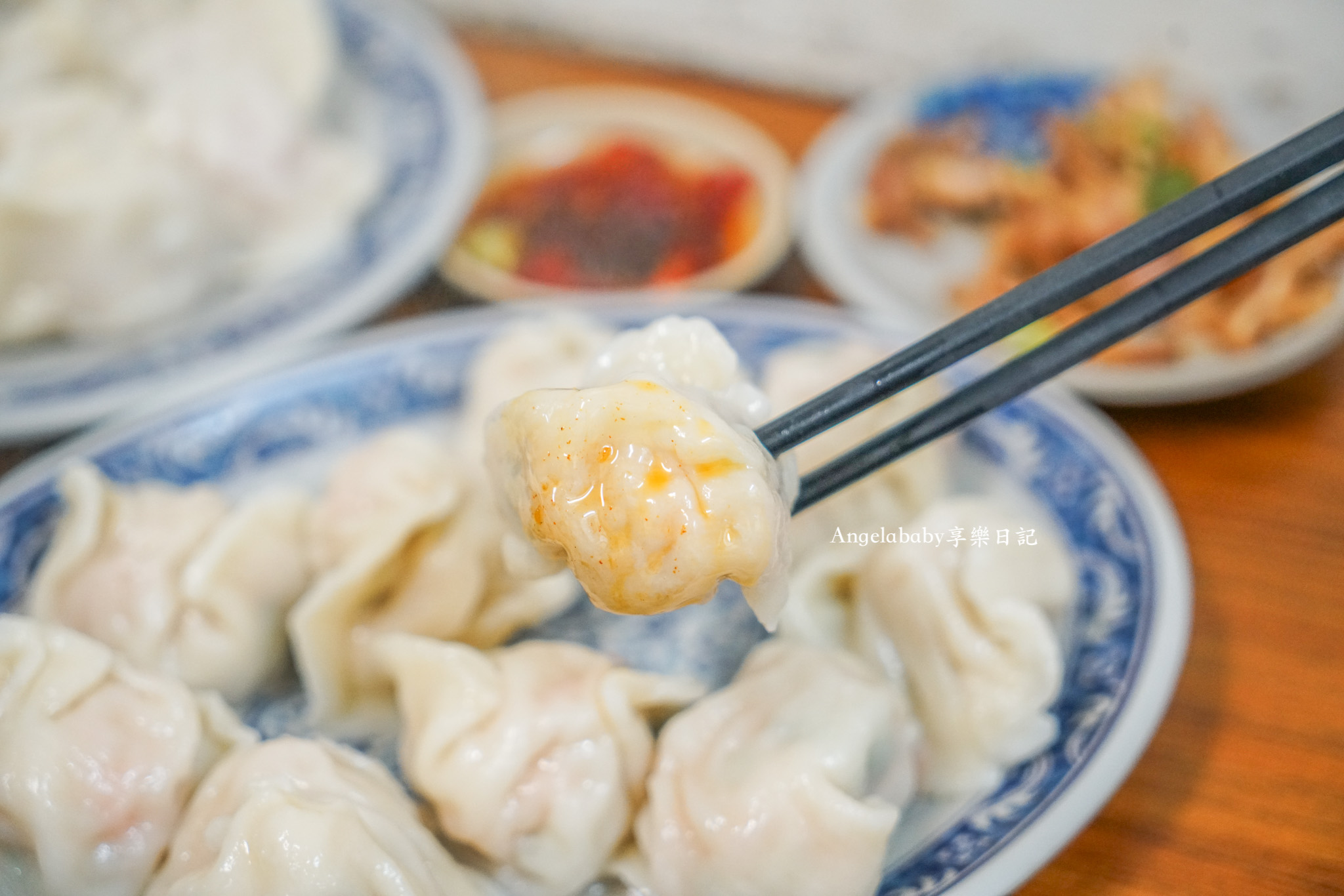 西門美食｜電影街好吃水餃『豪季水餃專賣店』菜單、皮Ｑ餡飽滿的銅板蝦仁水餃 @梅格(Angelababy)享樂日記