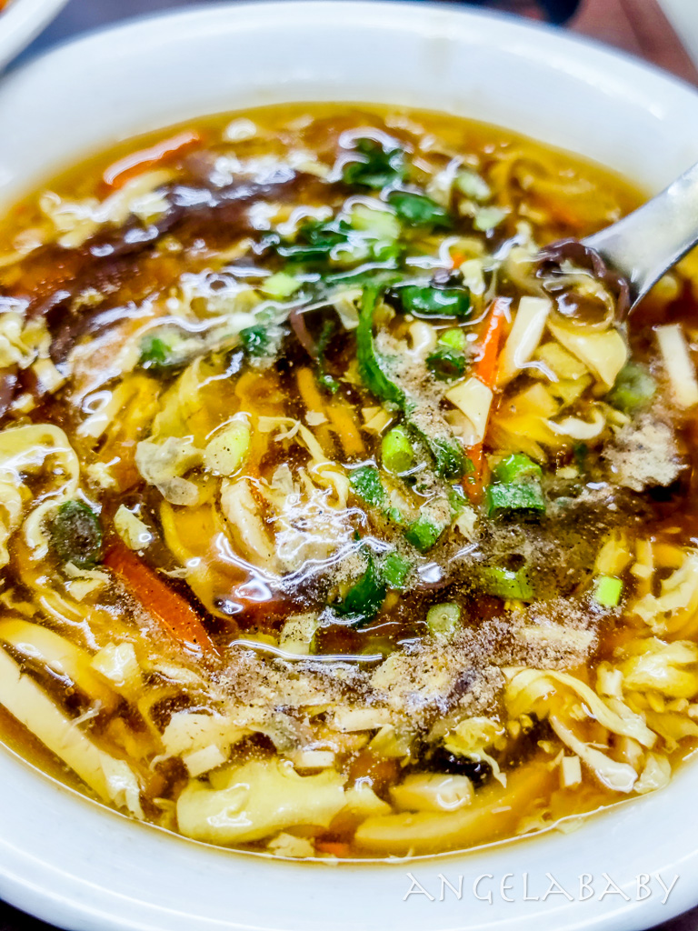 西門美食『老山東牛肉麵』在地飄香超過70年的必比登推薦牛肉麵、老山東牛肉麵菜單價格 @梅格(Angelababy)享樂日記