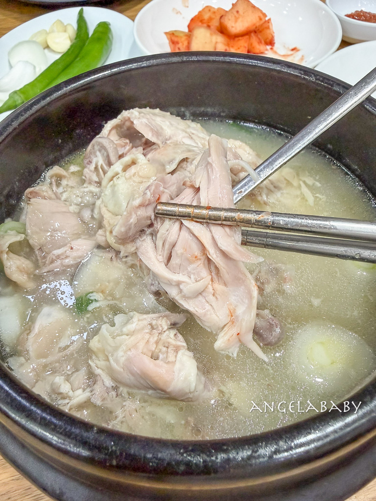 首爾弘大站必吃美食｜弘大百年蔘雞湯（백년토종삼계탕 ）菜單價格 @梅格(Angelababy)享樂日記