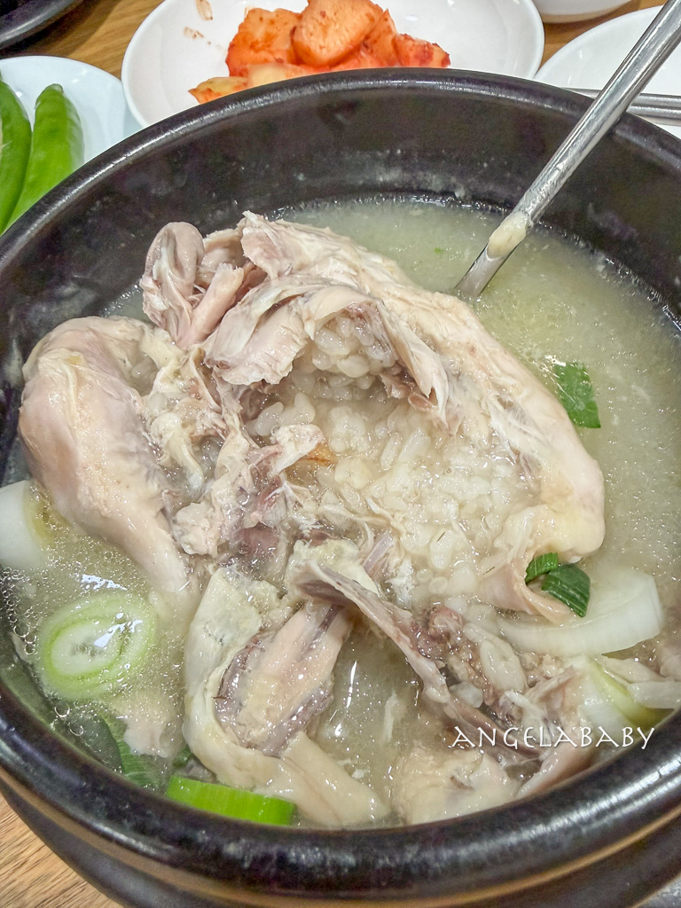 首爾弘大站必吃美食｜弘大百年蔘雞湯（백년토종삼계탕 ）菜單價格 @梅格(Angelababy)享樂日記