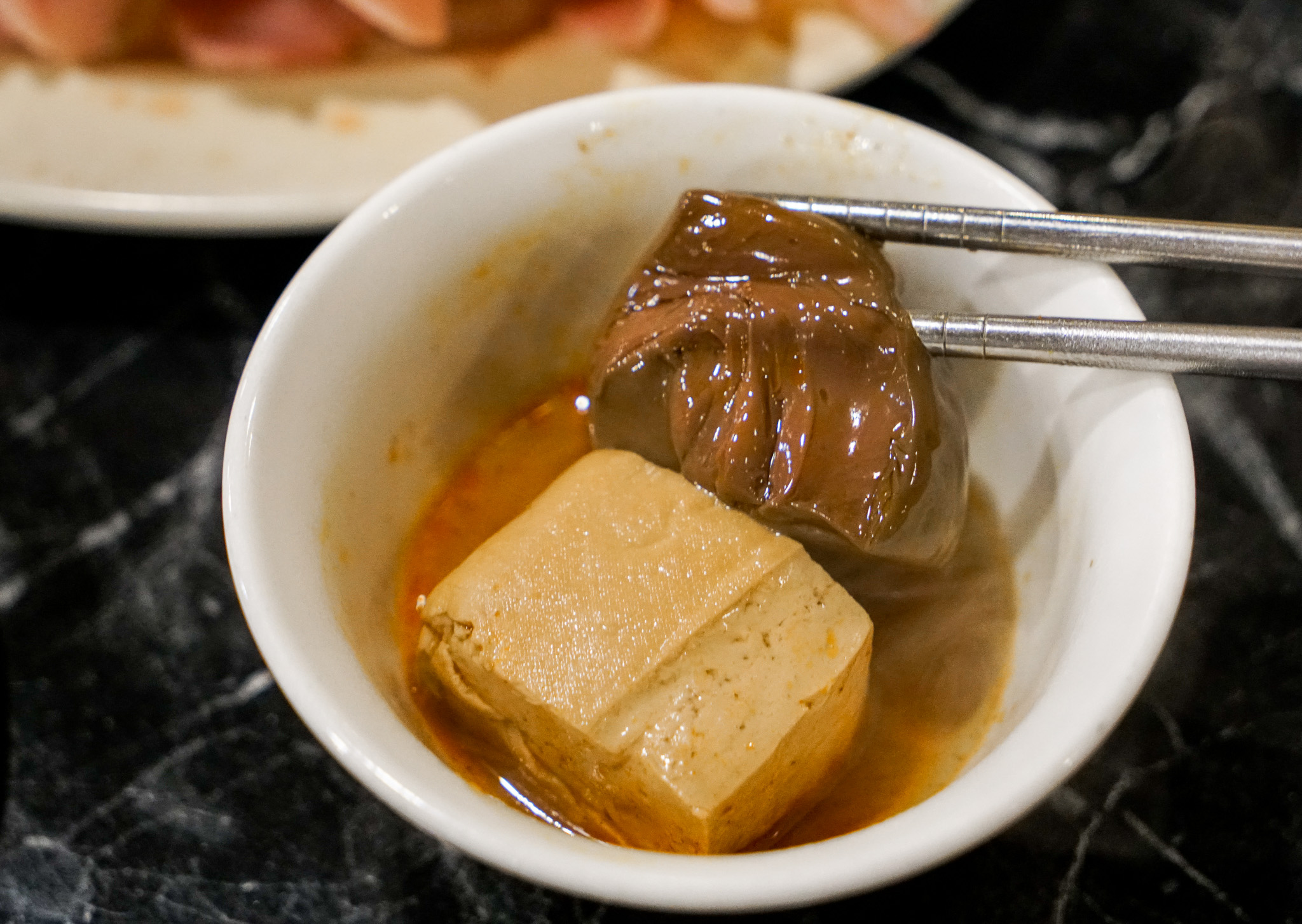 板橋火鍋｜新北最強果凍鴨血『齊味麻辣鴛鴦鍋』價格、好吃麻辣鍋推薦 @梅格(Angelababy)享樂日記