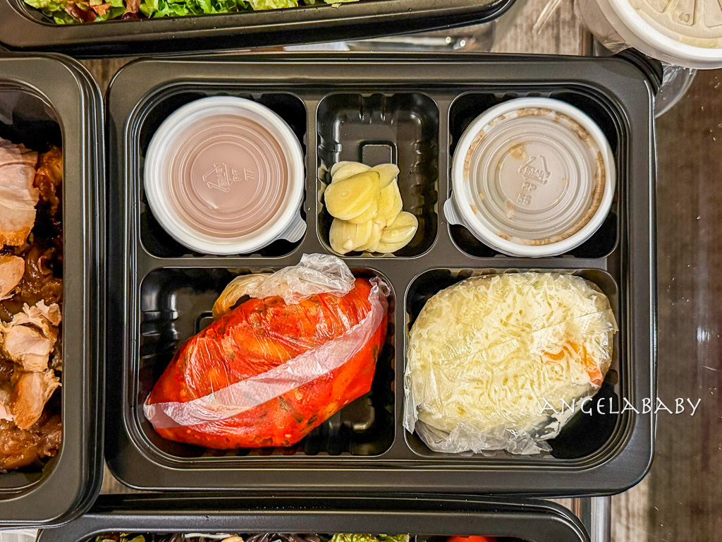 首爾弘大美食｜超好吃蒜味豬腳『 豬腳小姐 Myth猪蹄』菜單價格、弘大站9號出口 @梅格(Angelababy)享樂日記