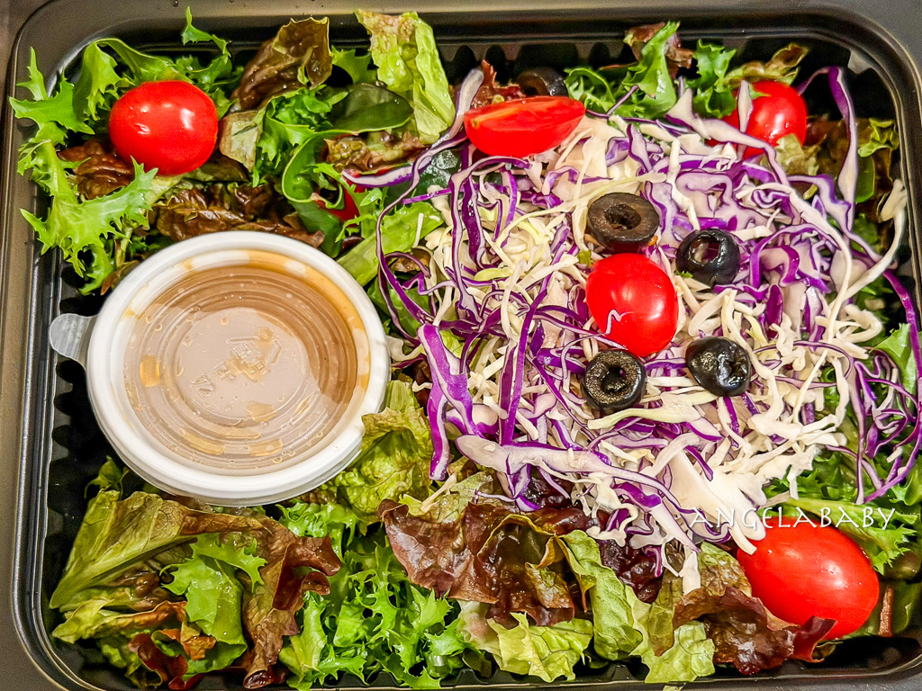 首爾弘大美食｜超好吃蒜味豬腳『 豬腳小姐 Myth猪蹄』菜單價格、弘大站9號出口 @梅格(Angelababy)享樂日記