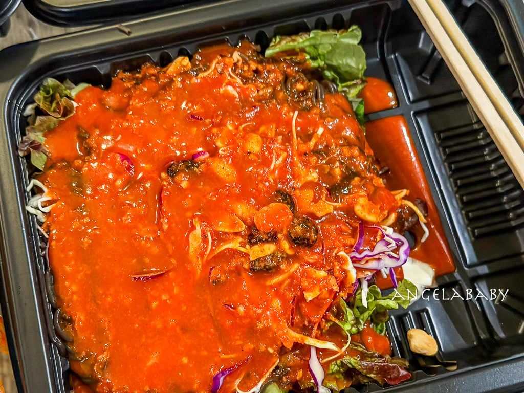 首爾弘大美食｜超好吃蒜味豬腳『 豬腳小姐 Myth猪蹄』菜單價格、弘大站9號出口 @梅格(Angelababy)享樂日記