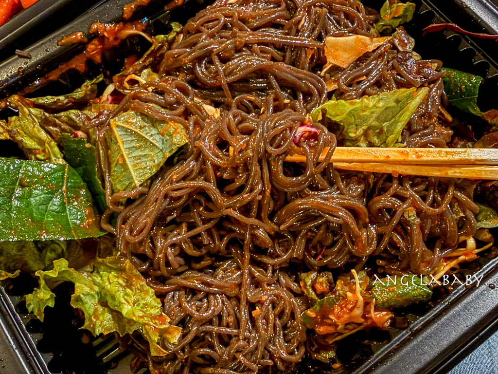 首爾弘大美食｜超好吃蒜味豬腳『 豬腳小姐 Myth猪蹄』菜單價格、弘大站9號出口 @梅格(Angelababy)享樂日記