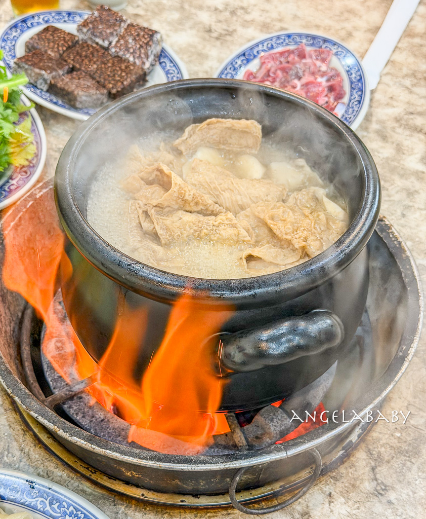 蘆洲薑母鴨推薦『鴨味仔紅面薑母鴨(蘆洲)』菜單、蘆洲站美食推薦 @梅格(Angelababy)享樂日記 蘆洲薑母鴨推薦『鴨味仔紅面薑母鴨(蘆洲)』菜單、蘆洲站美食推薦 @梅格(Angelababy)享樂日記