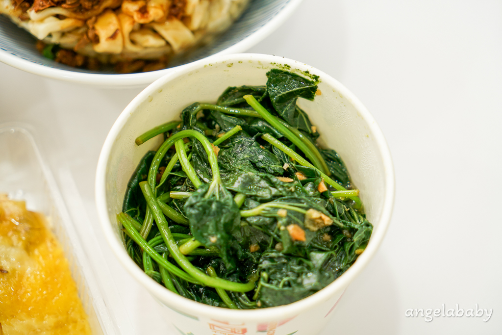 新莊隱藏版美食『家食心地』招牌：芋頭米粉、白斬玉米雞、炸醬乾麵、豬皮 @梅格(Angelababy)享樂日記