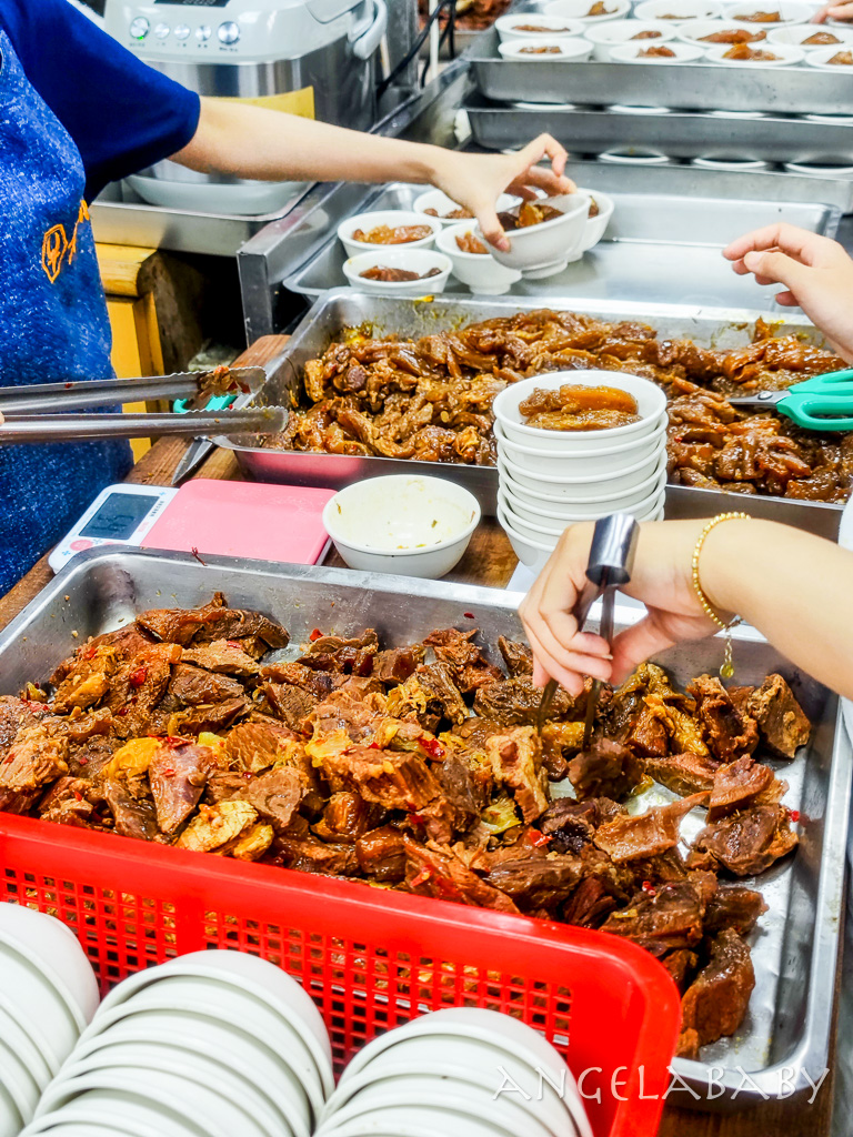 西門美食『老山東牛肉麵』在地飄香超過70年的必比登推薦牛肉麵、老山東牛肉麵菜單價格 @梅格(Angelababy)享樂日記