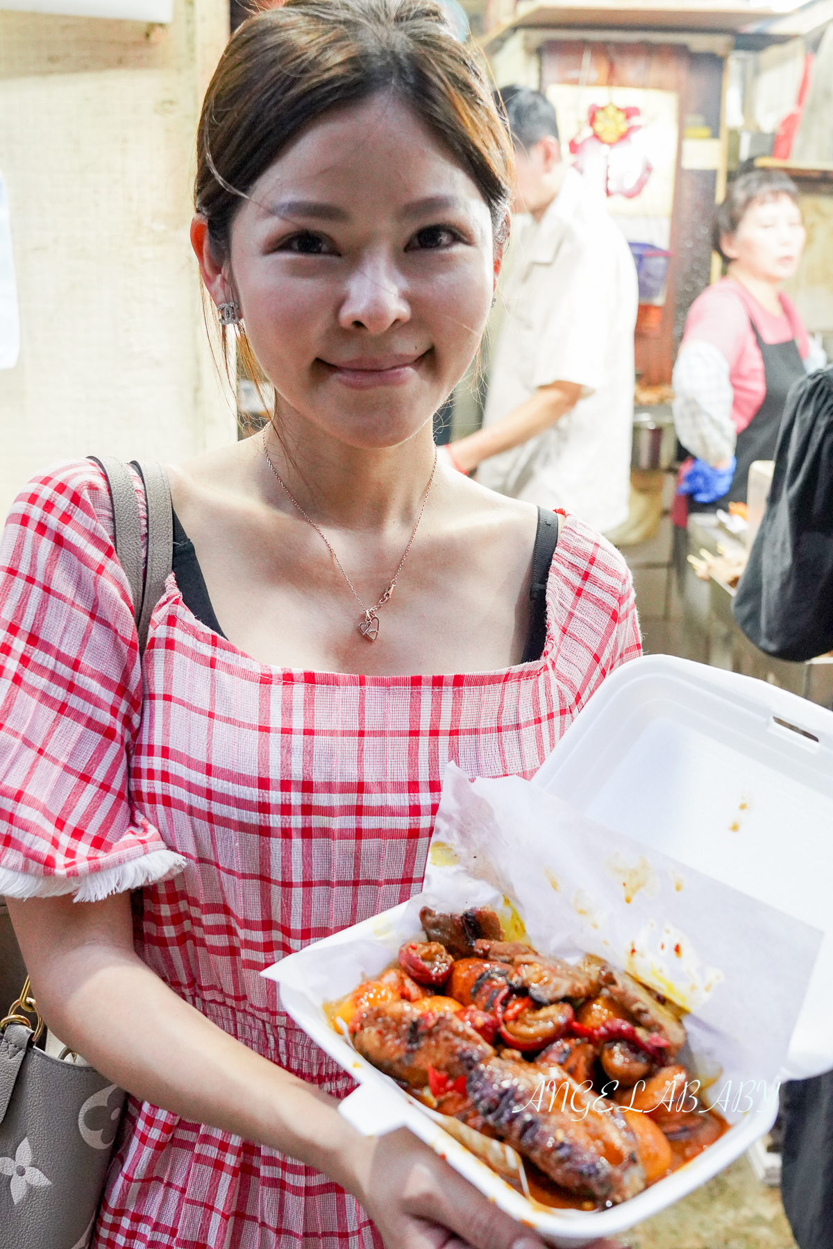 油麻地美食『廟街小食』正宗炭火串燒、廟街必吃推薦 @梅格(Angelababy)享樂日記