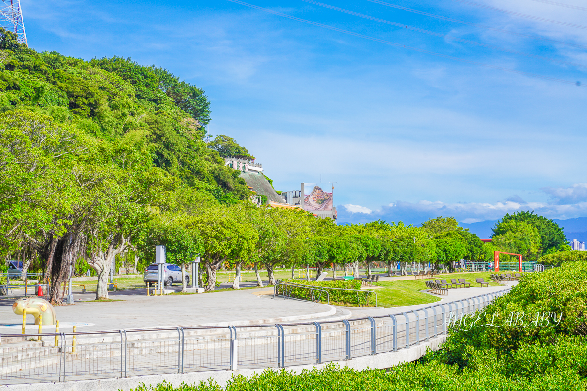 「關渡碼頭貨櫃市集」雙北最新約會、打卡熱點！夕陽河畔美景/美食攤位/交通/ 兒童沙坑噴水池超chill @梅格(Angelababy)享樂日記