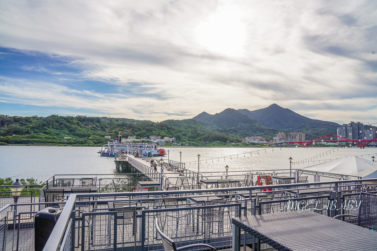 「關渡碼頭貨櫃市集」雙北最新約會、打卡熱點！夕陽河畔美景/美食攤位/交通/ 兒童沙坑噴水池超chill @梅格(Angelababy)享樂日記