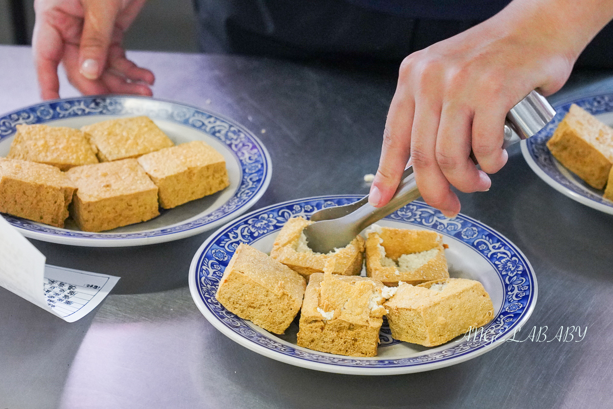 南投埔里美食『小醬.古早麵.臭豆腐』超脆爆汁臭豆腐、好吃麻辣鴨血豆腐 @梅格(Angelababy)享樂日記